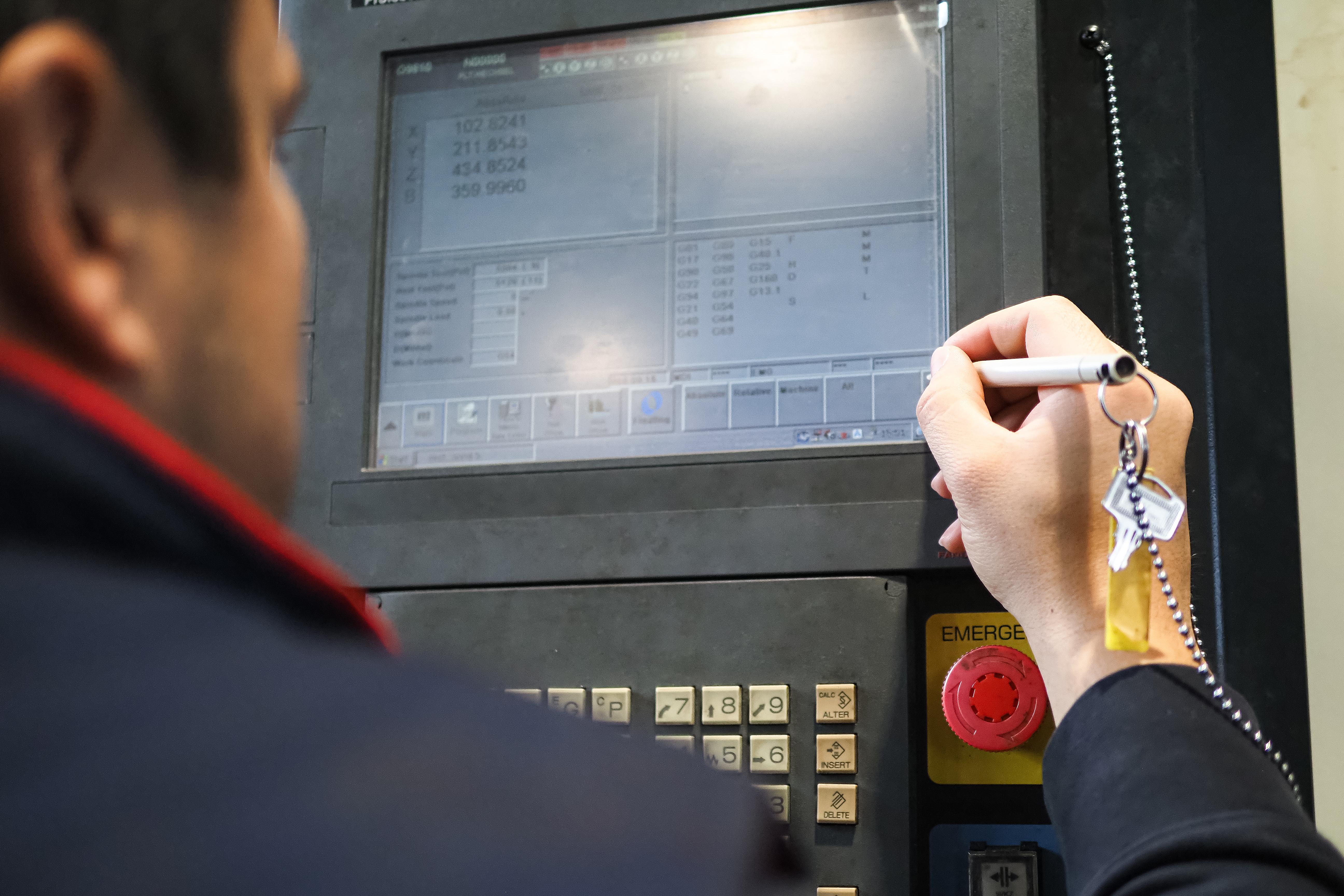 ЦНЦ програмери